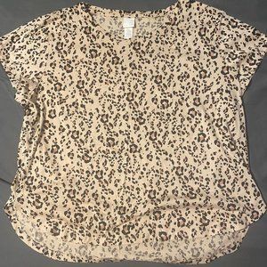 H&M basics leopard print tee- XL